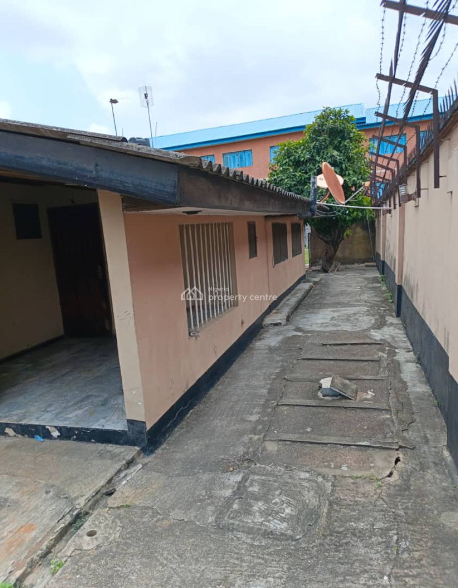 Four Bedroom Bungalow with Bq, Off Bode Thomas, Surulere, Lagos, Detached Bungalow for Sale