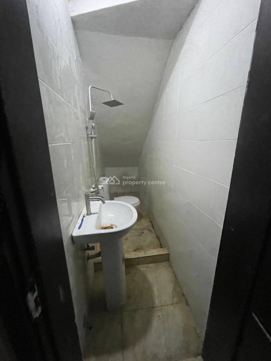 Well Maintained 3 Bedroom Duplex in a Secured Estate, Lekky County Ikota Lekki Lagos, Ikota, Lekki, Lagos, Terraced Duplex for Rent