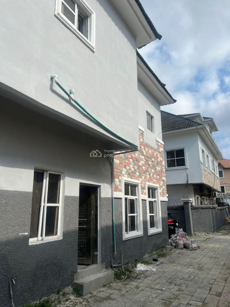Standard 2 Bedroom Apartment Upstairs, Orchid Road, Lekki, Lagos, Flat / Apartment for Rent