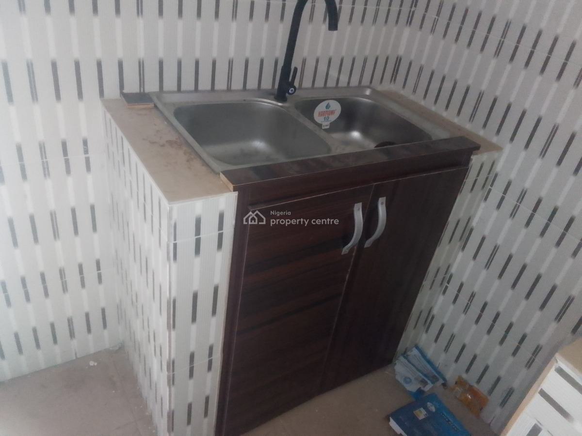 Newly Buildt Luxury 2 Bedroom Flat with Excellent Features, Catholic Mission Rd, Ogombo, Ajah, Lagos, Flat / Apartment for Rent