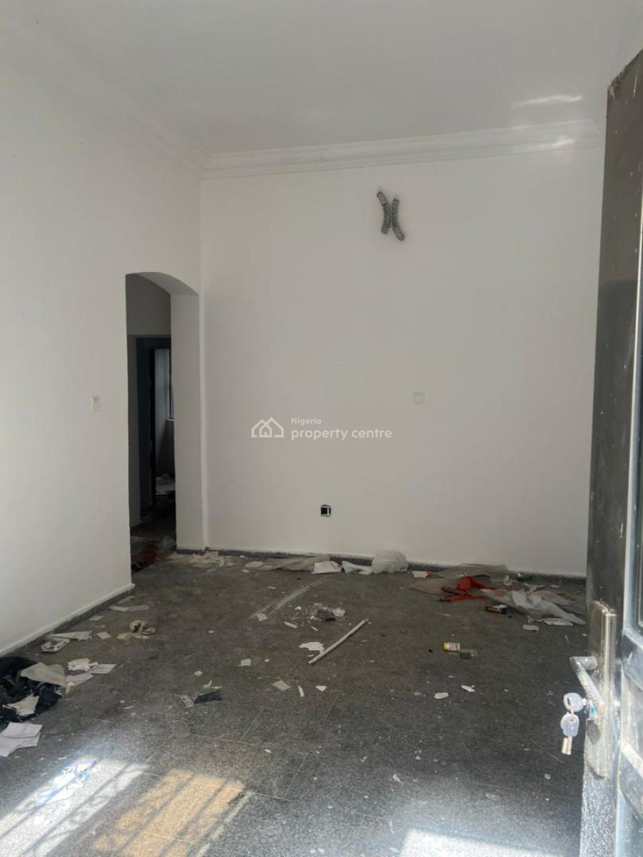 2 Bedroom Flat Up Floor Newly Renovated, Orchid Road, Lekki, Lagos, Flat / Apartment for Rent