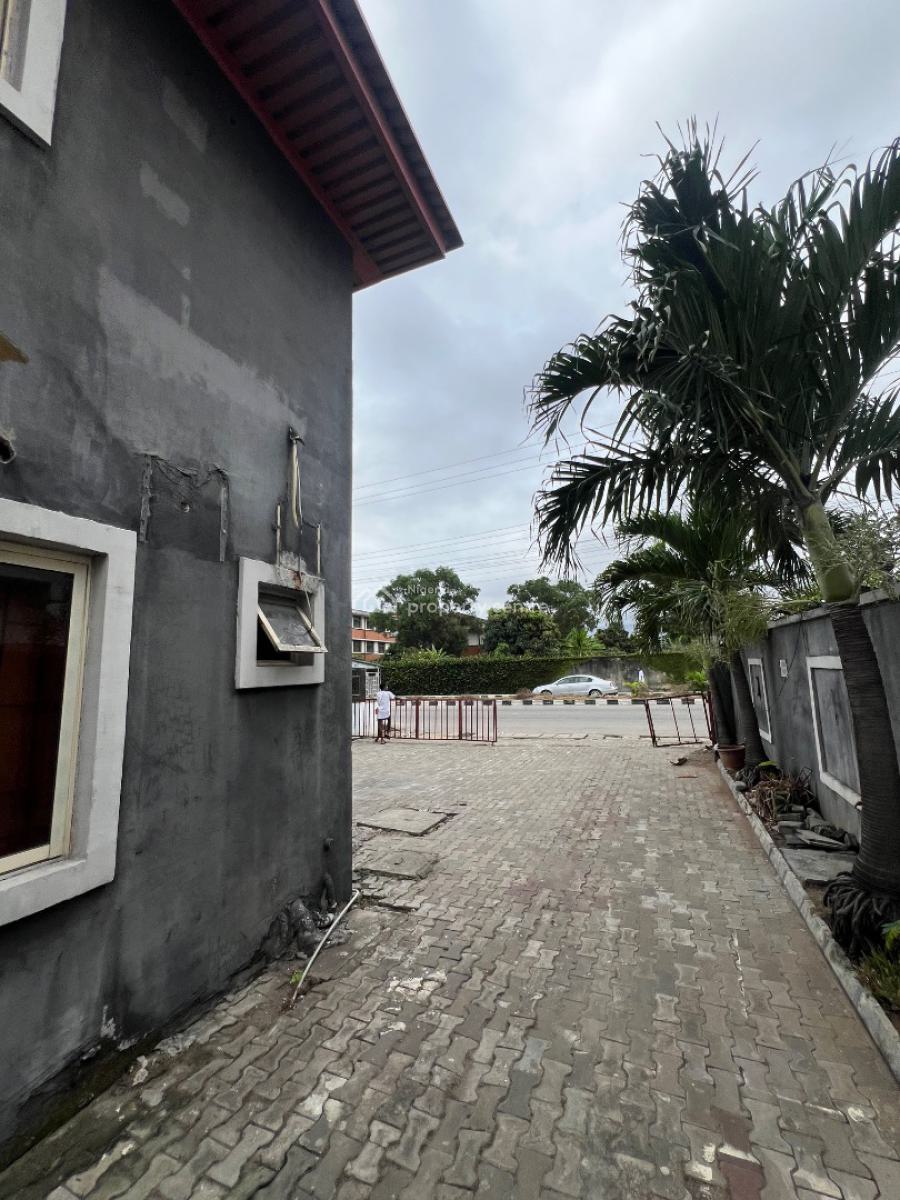 Commercial Space on a Busy Road. Perfect for Any Business., Lekki Phase 1, Lekki, Lagos, Commercial Property for Rent