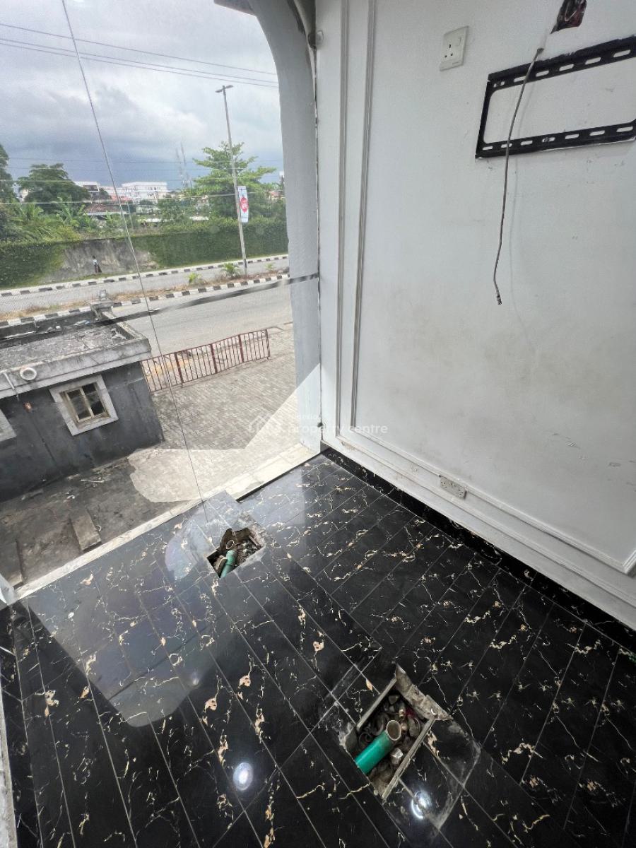 Commercial Space on a Busy Road. Perfect for Any Business., Lekki Phase 1, Lekki, Lagos, Commercial Property for Rent