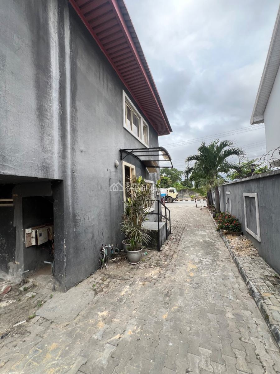 Commercial Space on a Busy Road. Perfect for Any Business., Lekki Phase 1, Lekki, Lagos, Commercial Property for Rent