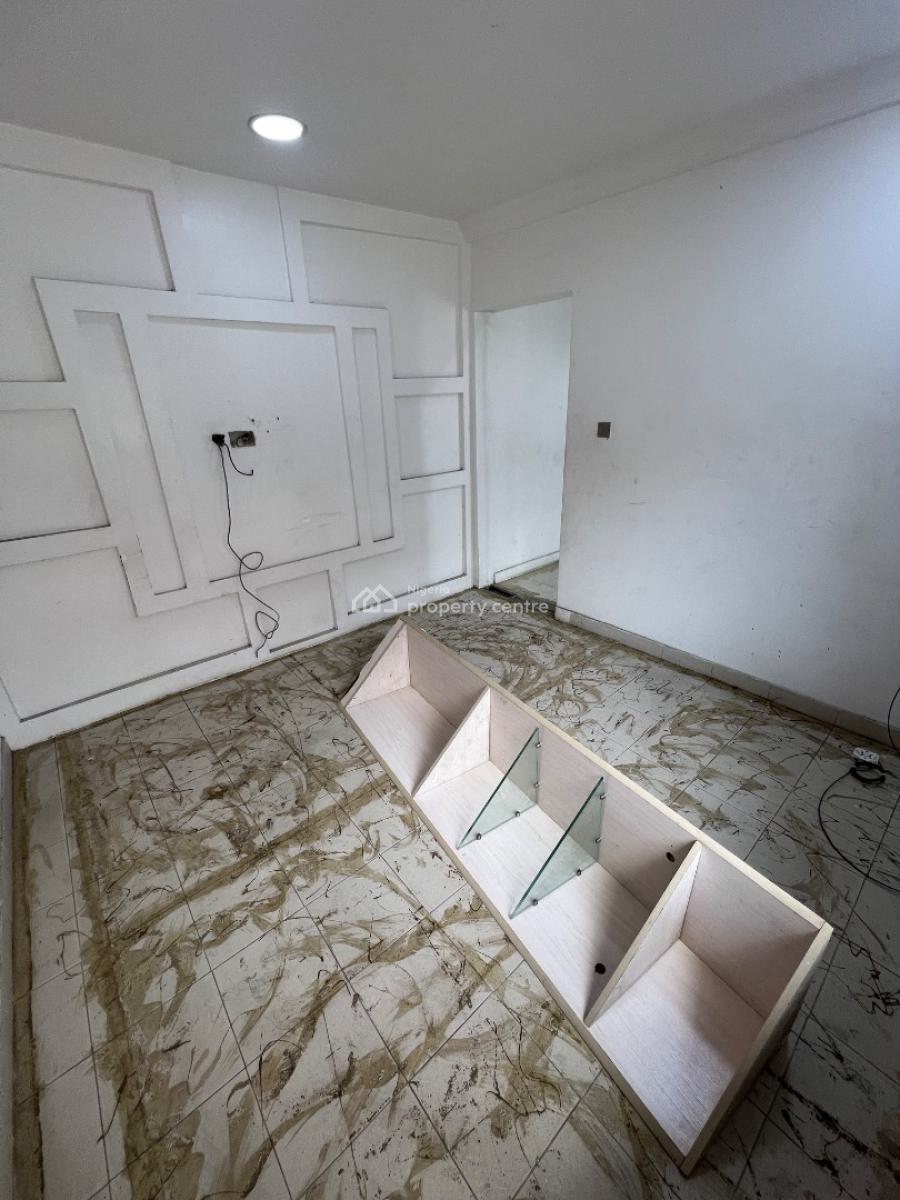 Commercial Space on a Busy Road. Perfect for Any Business., Lekki Phase 1, Lekki, Lagos, Commercial Property for Rent