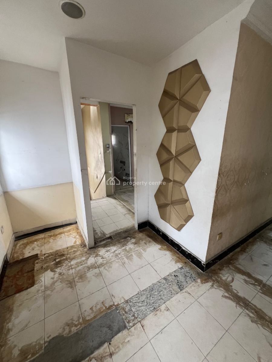 Commercial Space on a Busy Road. Perfect for Any Business., Lekki Phase 1, Lekki, Lagos, Commercial Property for Rent