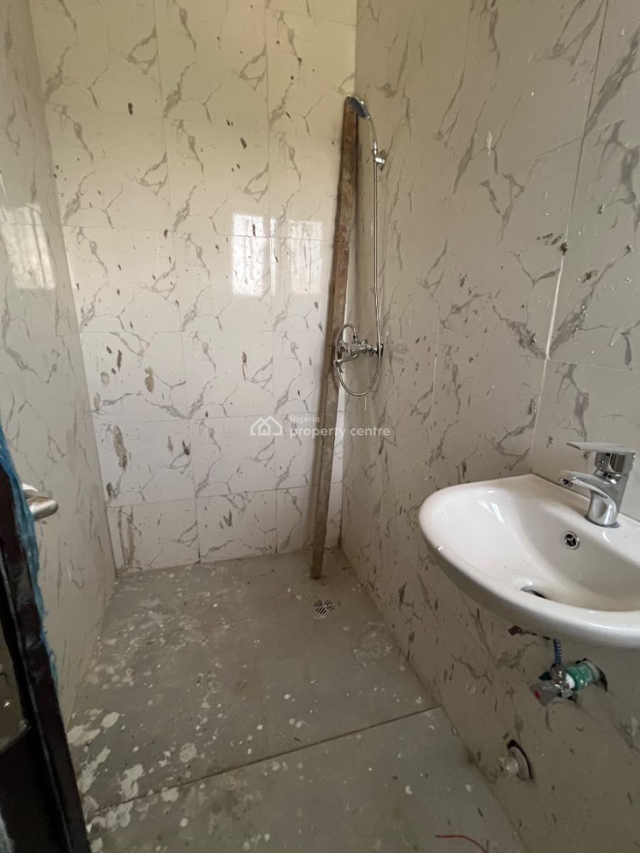 Massive 2 Bedroom Flat Upstairs, Abijo Gra, Abijo, Lekki, Lagos, Flat / Apartment for Rent