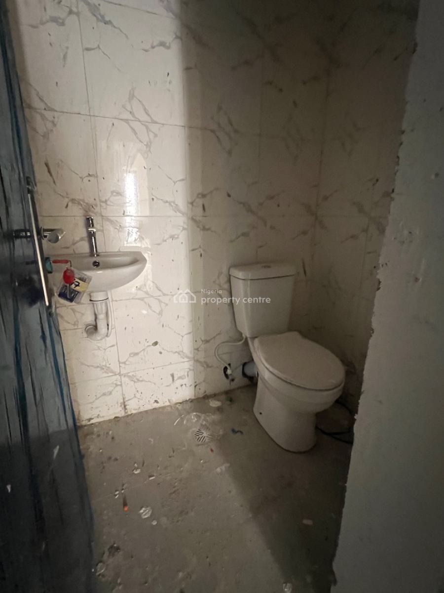 Massive 2 Bedroom Flat Upstairs, Abijo Gra, Abijo, Lekki, Lagos, Flat / Apartment for Rent