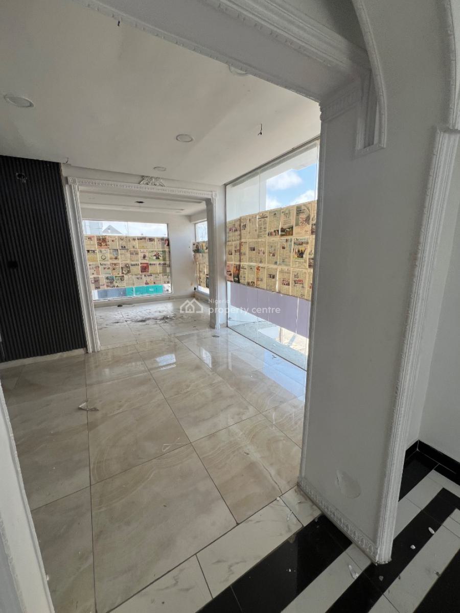 Super-clean and Luxurious Commercial Space Located on a Busy Road, Lekki Phase 1, Lekki, Lagos, Commercial Property for Rent