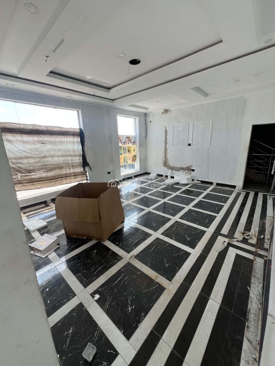Super-clean and Luxurious Commercial Space Located on a Busy Road, Lekki Phase 1, Lekki, Lagos, Commercial Property for Rent