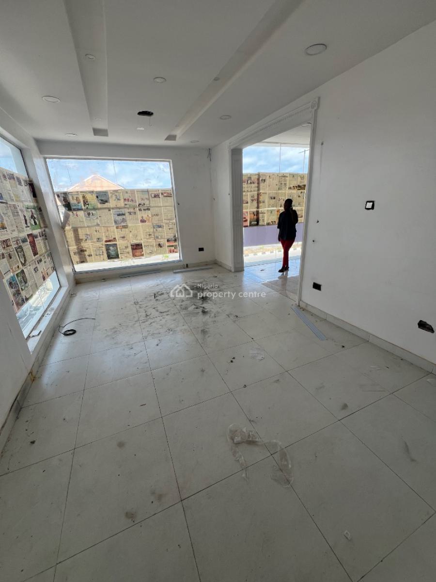 Super-clean and Luxurious Commercial Space Located on a Busy Road, Lekki Phase 1, Lekki, Lagos, Commercial Property for Rent
