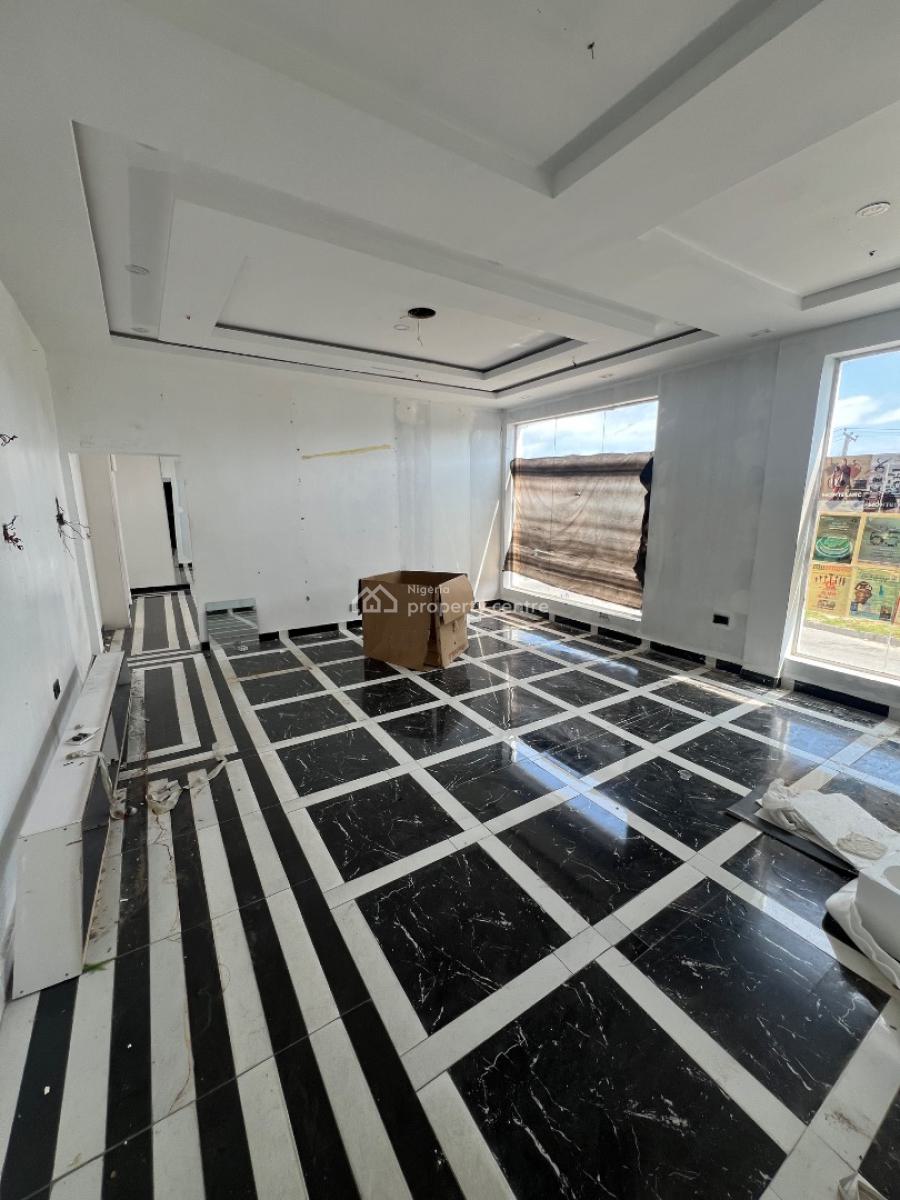 Super-clean and Luxurious Commercial Space Located on a Busy Road, Lekki Phase 1, Lekki, Lagos, Commercial Property for Rent