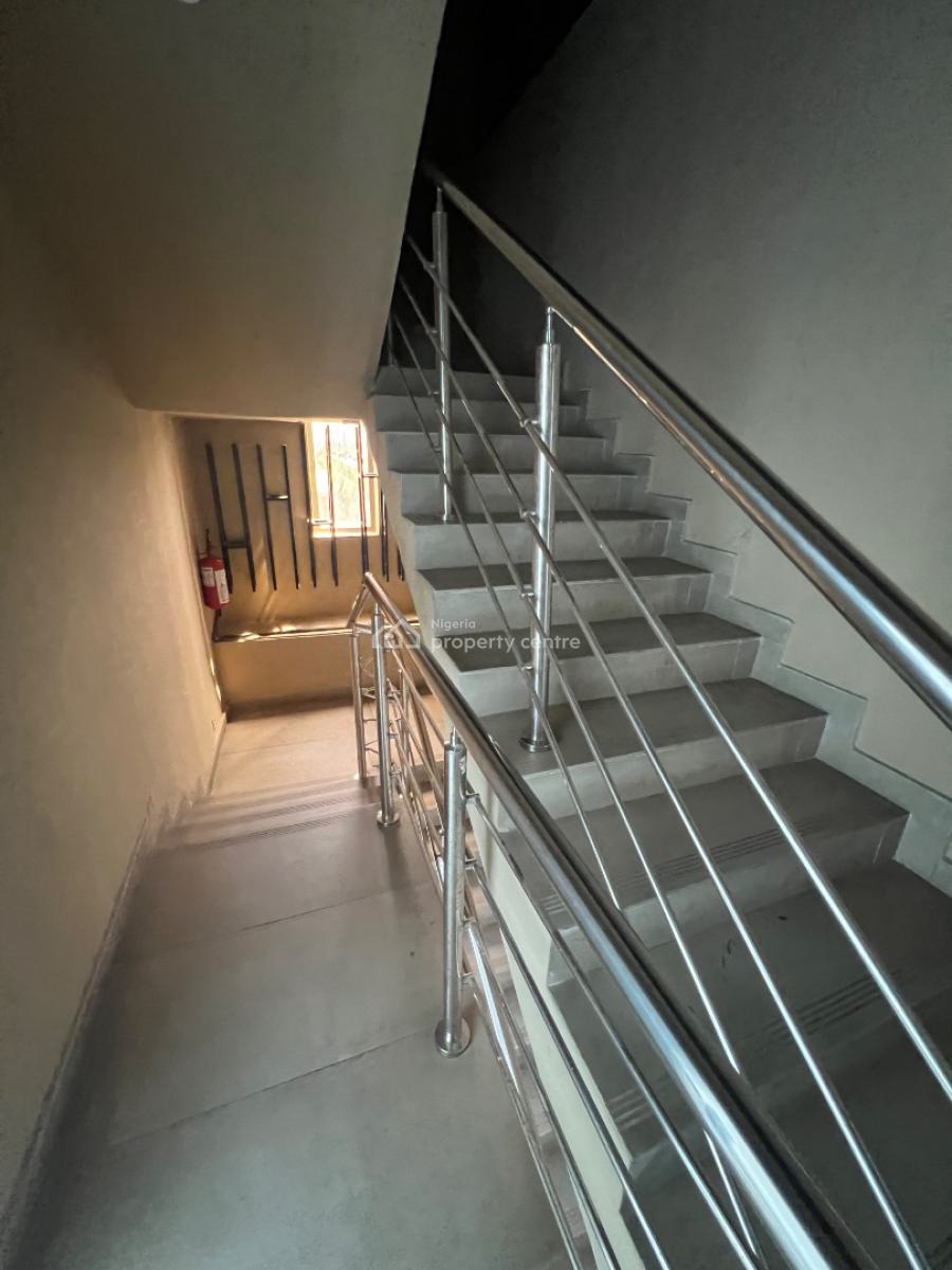 Super-clean and Luxurious Commercial Space Located on a Busy Road, Lekki Phase 1, Lekki, Lagos, Commercial Property for Rent