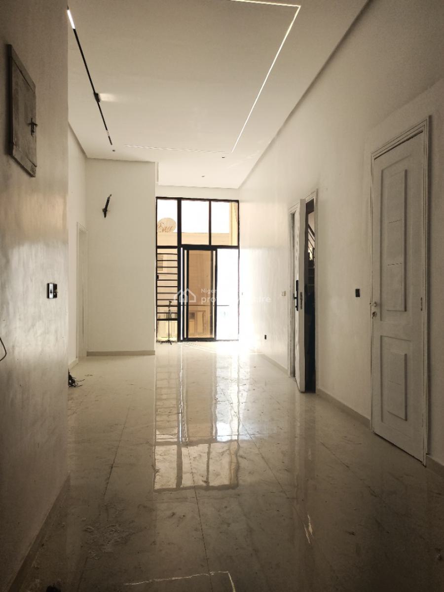 3bedroom Apartment with Pool,gym, Serene and Neat Environment,lekki Phase 1, Lekki Phase 1, Lekki, Lagos, Block of Flats for Sale