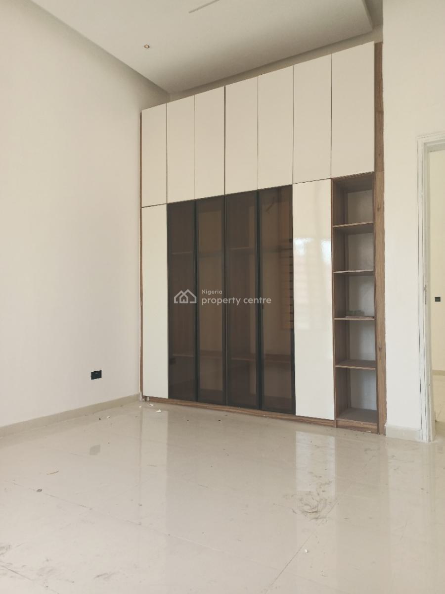 3bedroom Apartment with Pool,gym, Serene and Neat Environment,lekki Phase 1, Lekki Phase 1, Lekki, Lagos, Block of Flats for Sale