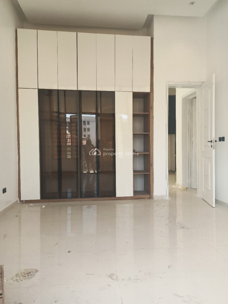 3bedroom Apartment with Pool,gym, Serene and Neat Environment,lekki Phase 1, Lekki Phase 1, Lekki, Lagos, Block of Flats for Sale