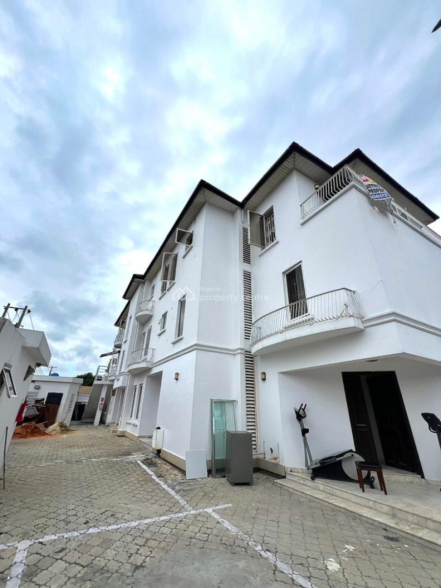 Spacious 2 Bedroom Apartment, Lekki Phase 1, Lekki, Lagos, Flat / Apartment for Rent