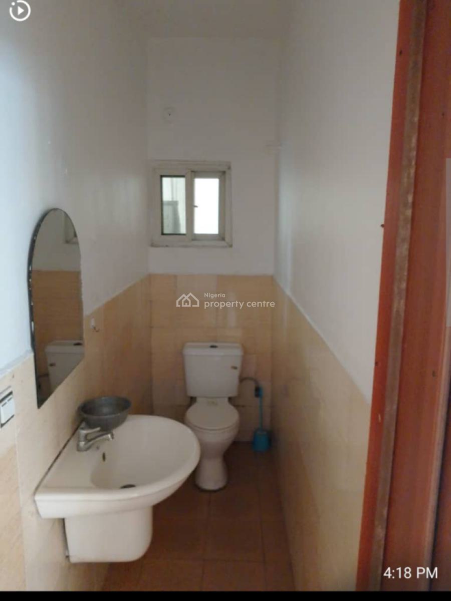Serviced 3bedroom Flat Plus a Room Bq, Prime Water Gardens, Lekki Phase 1, Lekki, Lagos, Flat / Apartment for Rent