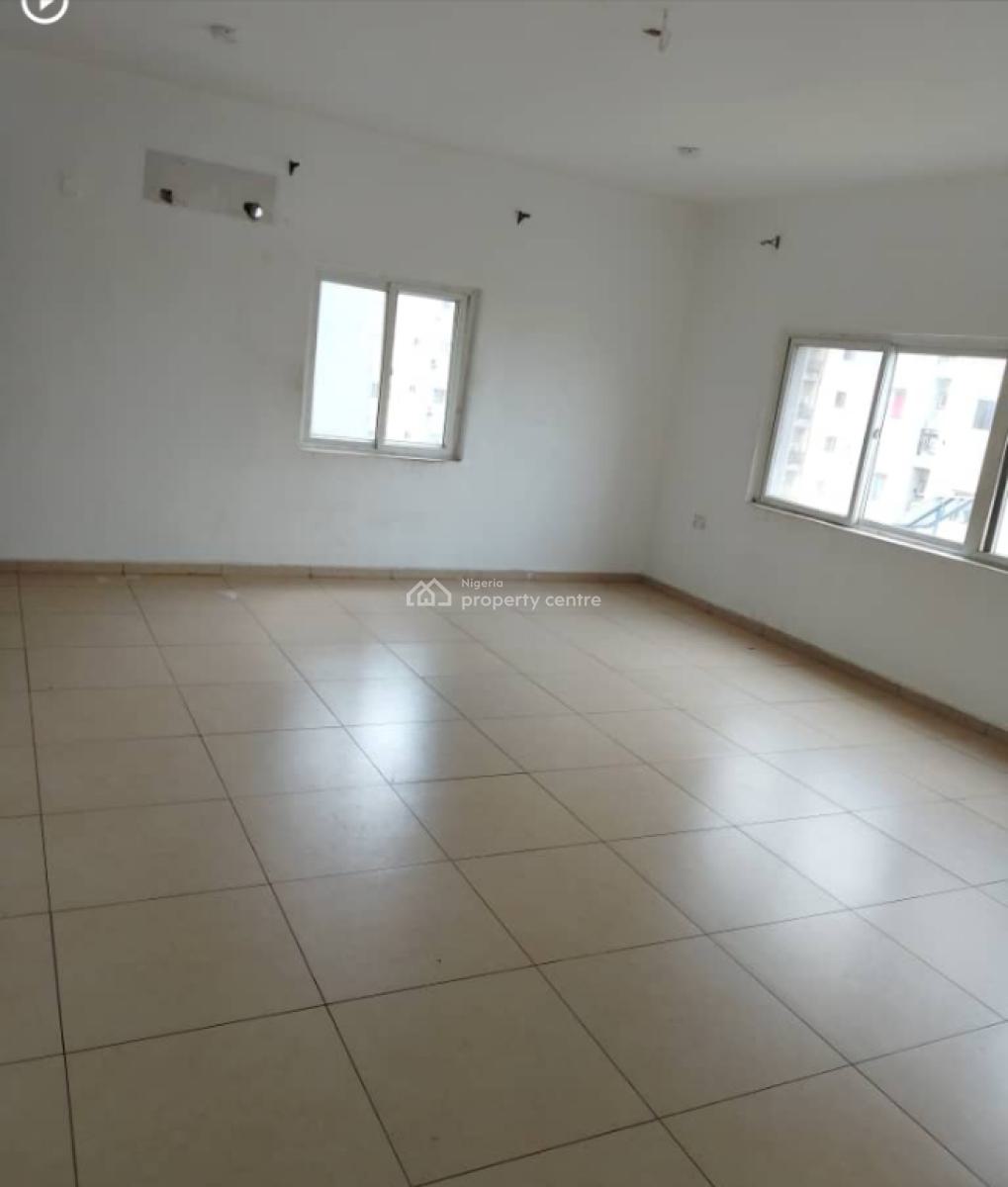 Serviced 3bedroom Flat Plus a Room Bq, Prime Water Gardens, Lekki Phase 1, Lekki, Lagos, Flat / Apartment for Rent