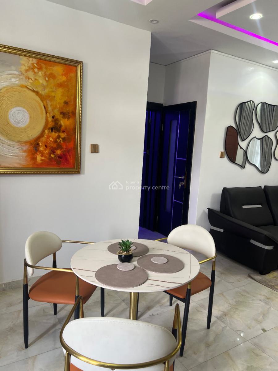 Luxe 2 Bedrooms Apartment with Football Pitch, Ado, Ajah, Lagos, Flat / Apartment Short Let