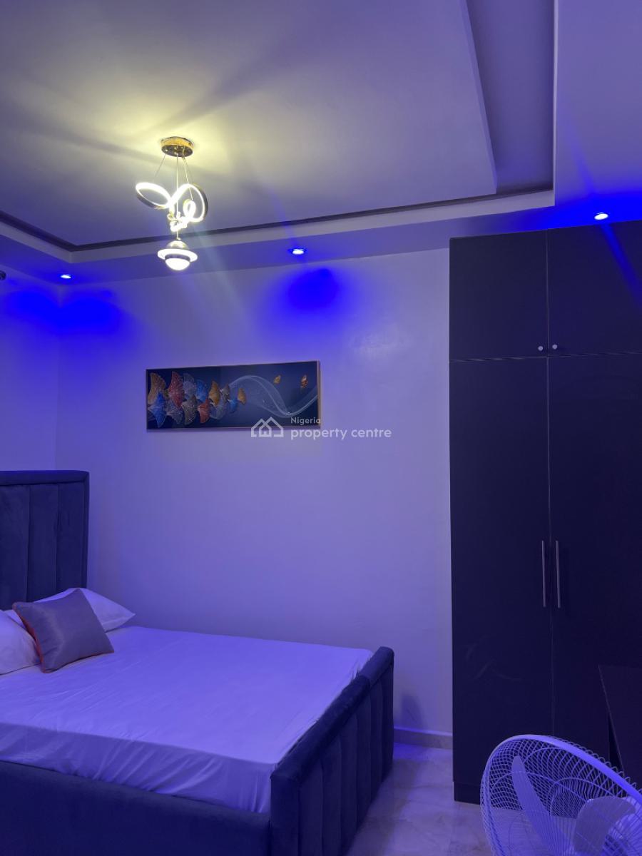 Luxe 2 Bedrooms Apartment with Football Pitch, Ado, Ajah, Lagos, Flat / Apartment Short Let