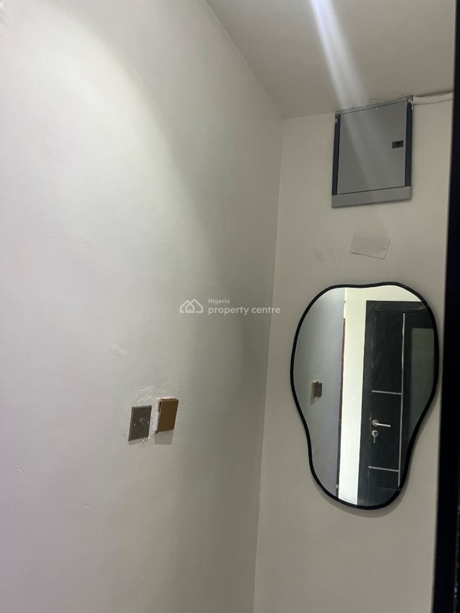 Luxe 2 Bedrooms Apartment with Football Pitch, Ado, Ajah, Lagos, Flat / Apartment Short Let