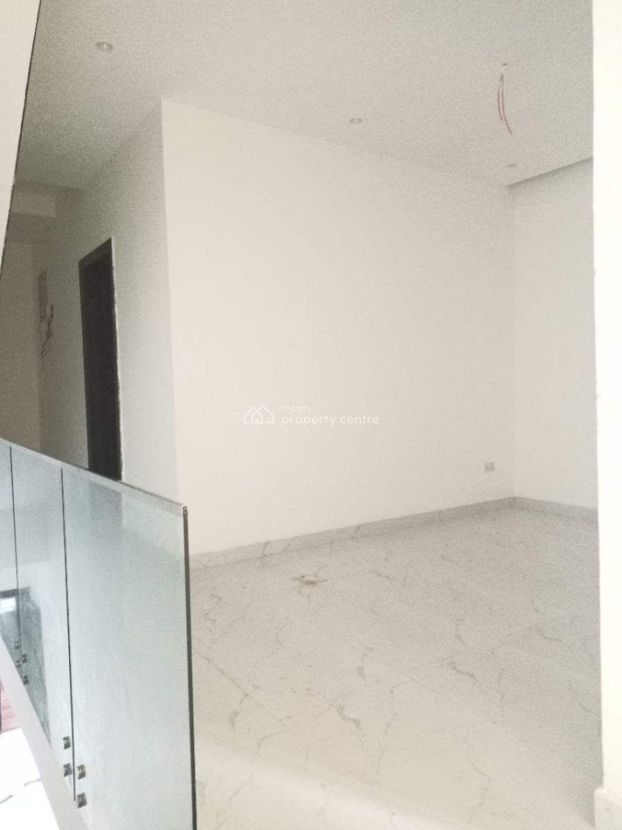 4bedroom Terrace Duplex with Bq, Spacious Rooms, in a Secure Estate, Lekki Phase 1, Lekki, Lagos, Terraced Duplex for Sale