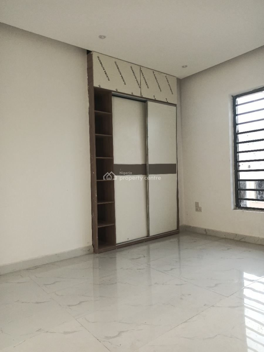4bedroom Terrace Duplex with Bq, Spacious Rooms, in a Secure Estate, Lekki Phase 1, Lekki, Lagos, Terraced Duplex for Sale