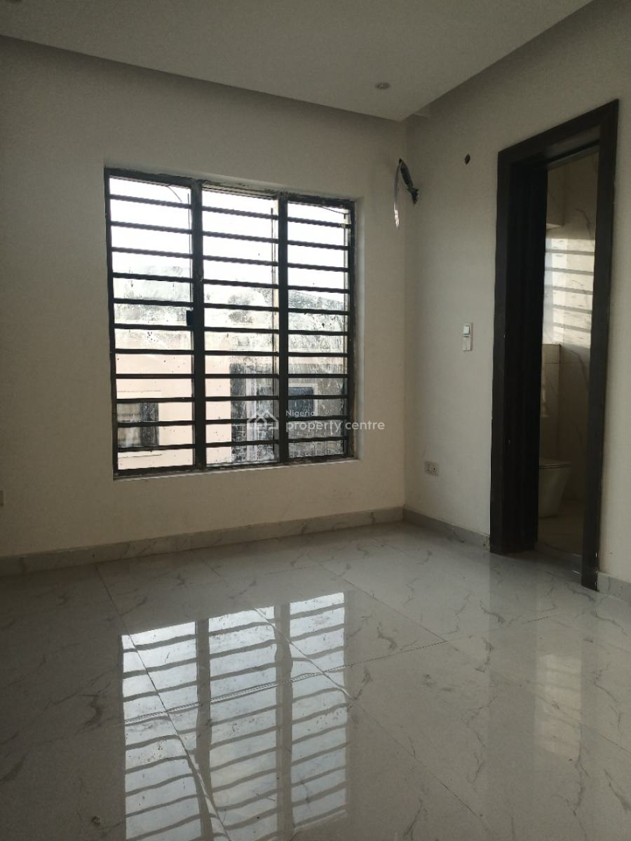 4bedroom Terrace Duplex with Bq, Spacious Rooms, in a Secure Estate, Lekki Phase 1, Lekki, Lagos, Terraced Duplex for Sale