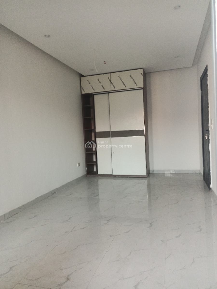 4bedroom Terrace Duplex with Bq, Spacious Rooms, in a Secure Estate, Lekki Phase 1, Lekki, Lagos, Terraced Duplex for Sale
