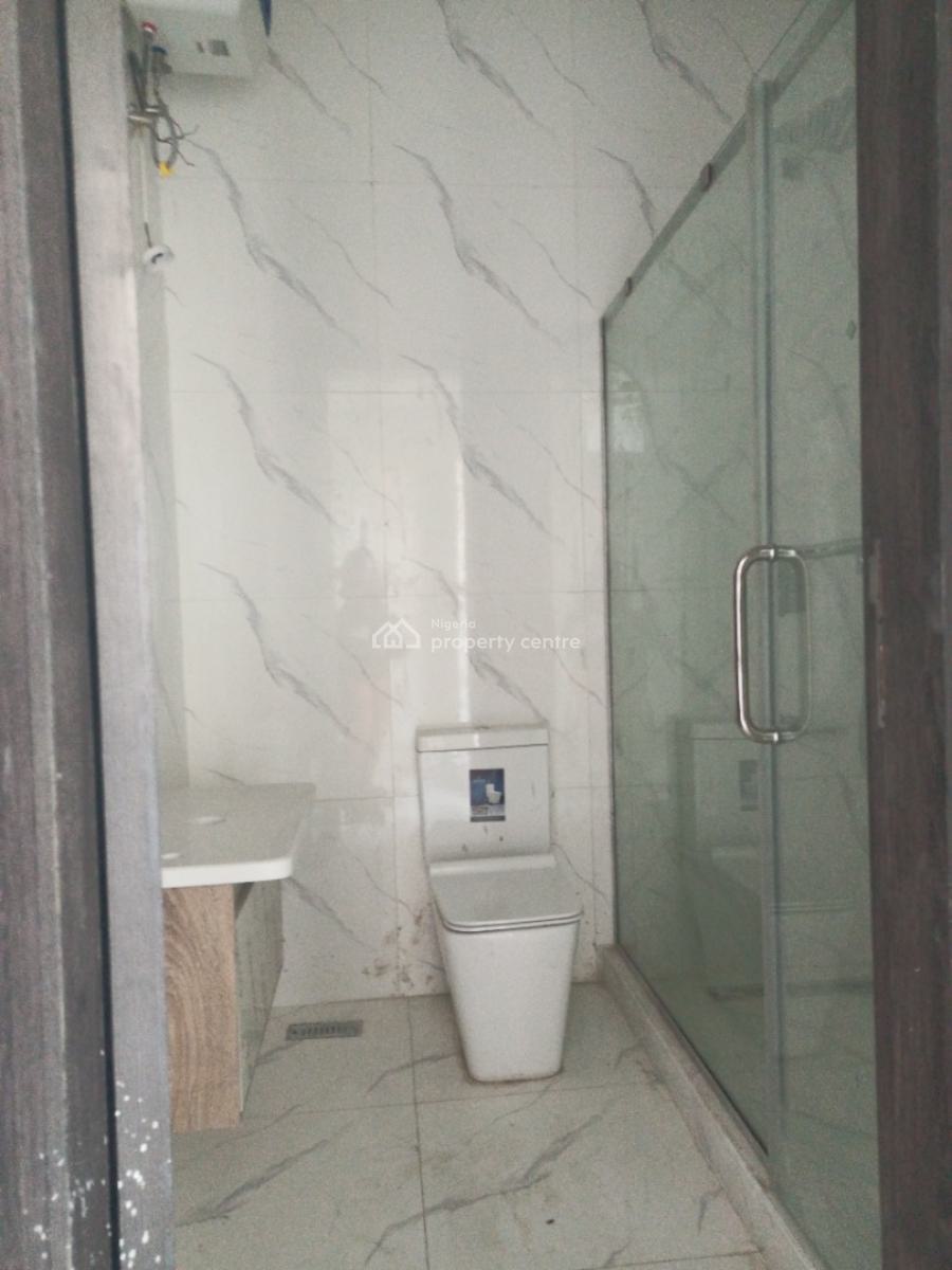 4bedroom Terrace Duplex with Bq, Spacious Rooms, in a Secure Estate, Lekki Phase 1, Lekki, Lagos, Terraced Duplex for Sale