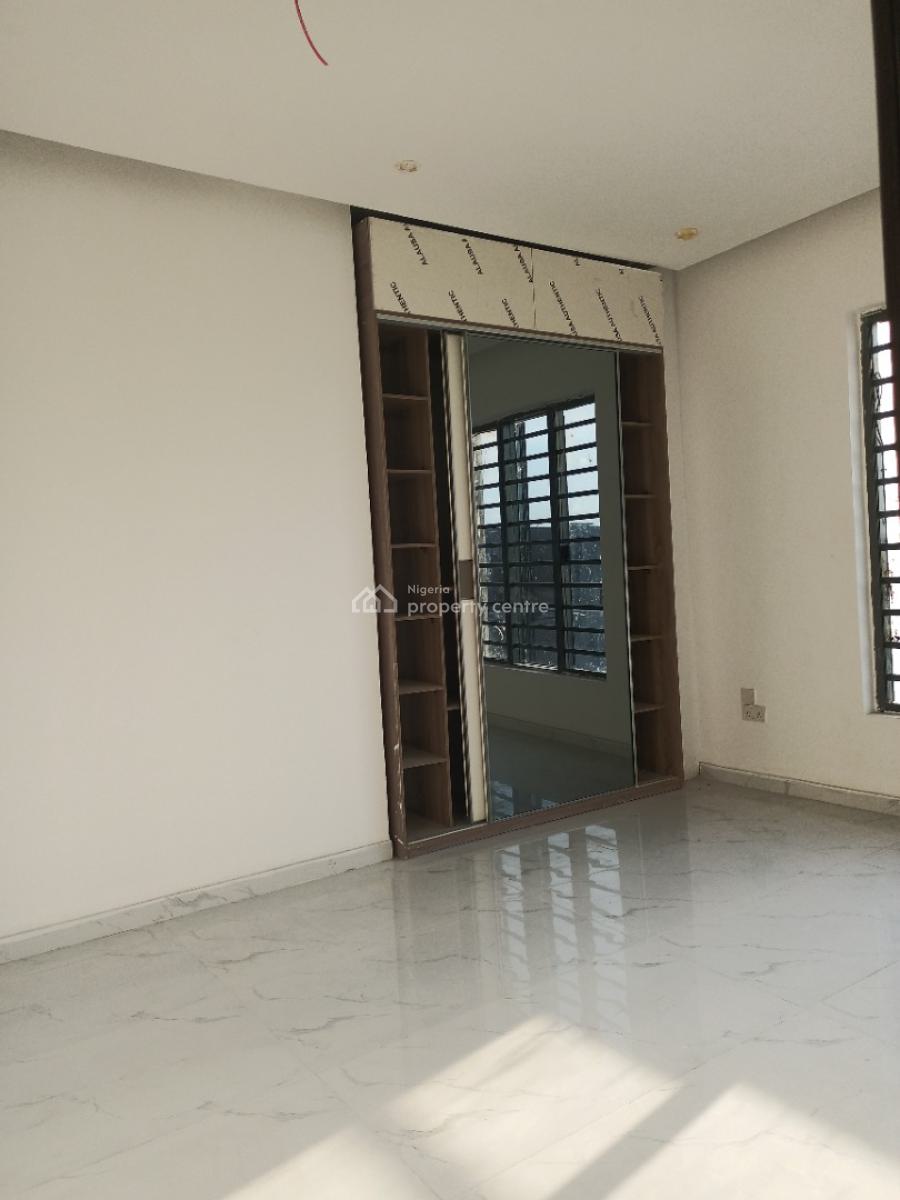 4bedroom Terrace Duplex with Bq, Spacious Rooms, in a Secure Estate, Lekki Phase 1, Lekki, Lagos, Terraced Duplex for Sale