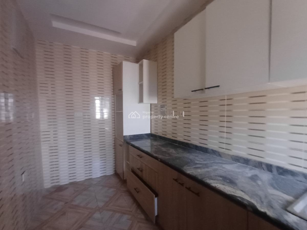 Clean 2bedroom Flat, Ilasan, Ikate Elegushi, Lekki, Lagos, Flat / Apartment for Rent