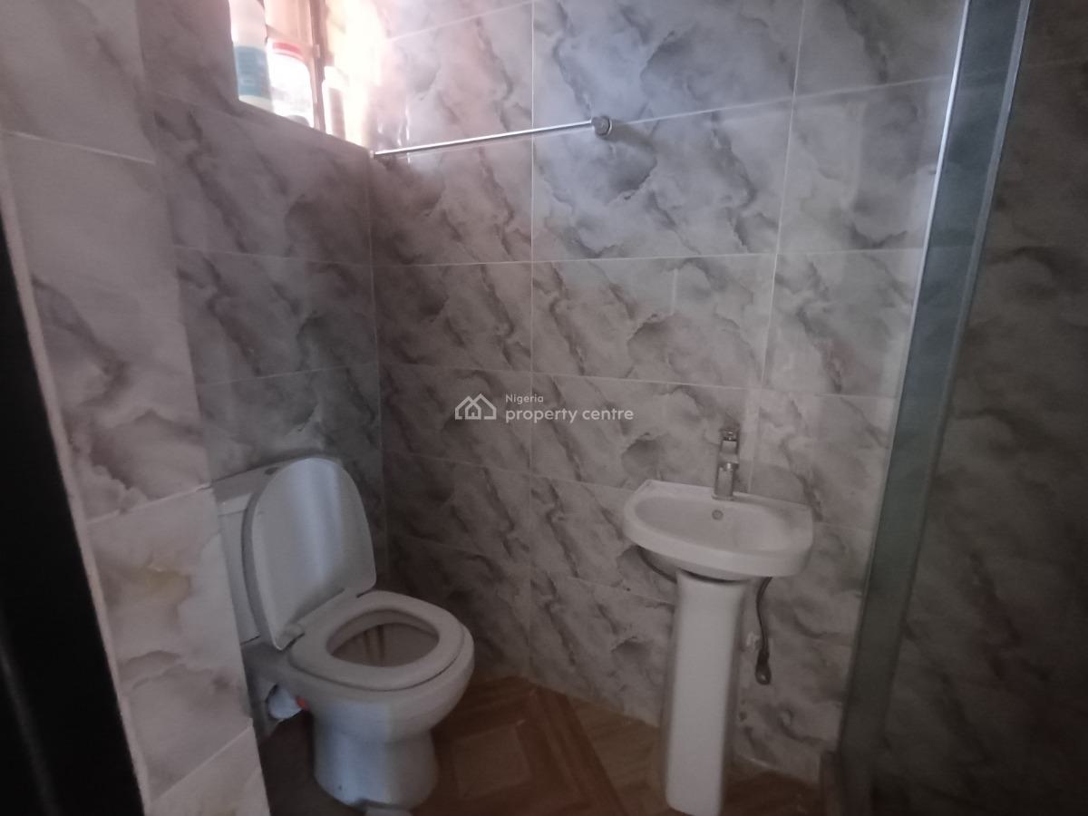 Clean 2bedroom Flat, Ilasan, Ikate Elegushi, Lekki, Lagos, Flat / Apartment for Rent