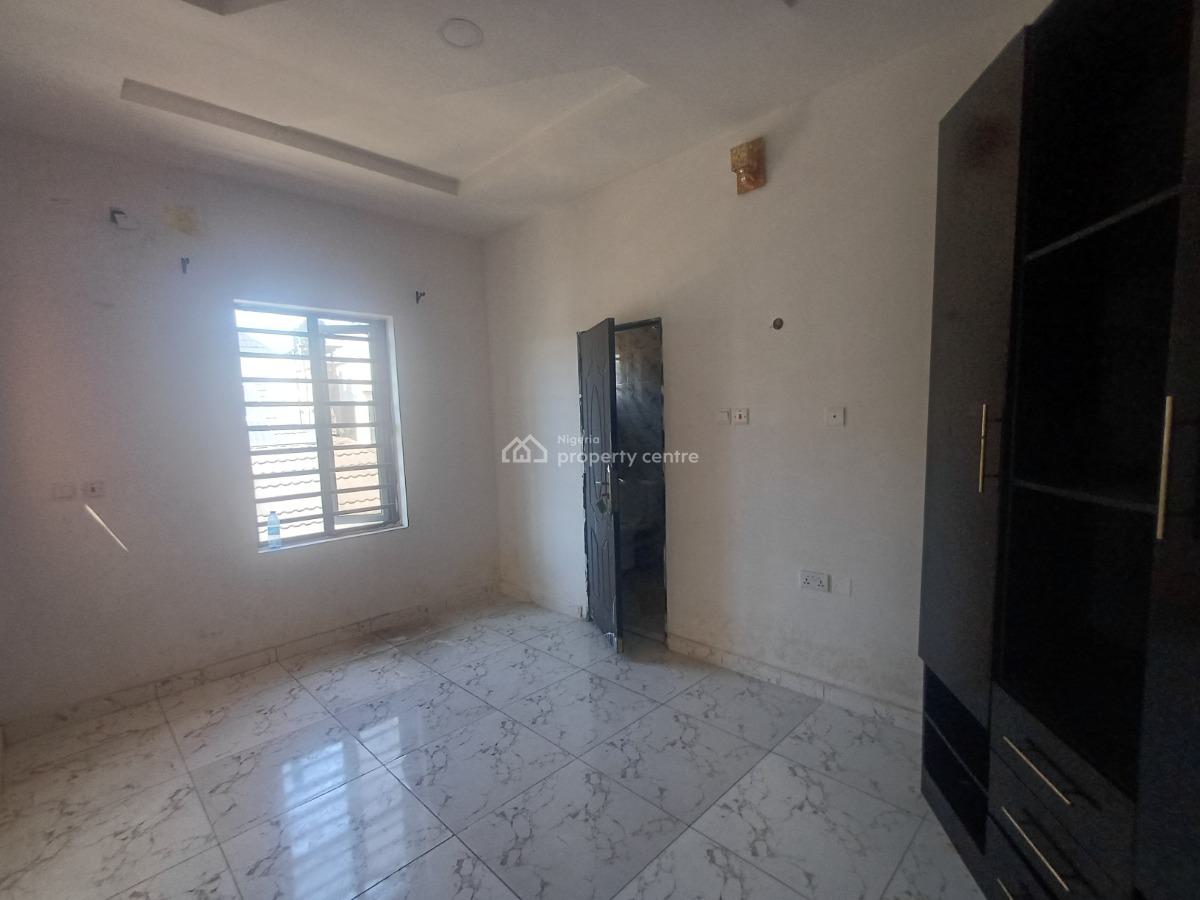 Clean 2bedroom Flat, Ilasan, Ikate Elegushi, Lekki, Lagos, Flat / Apartment for Rent