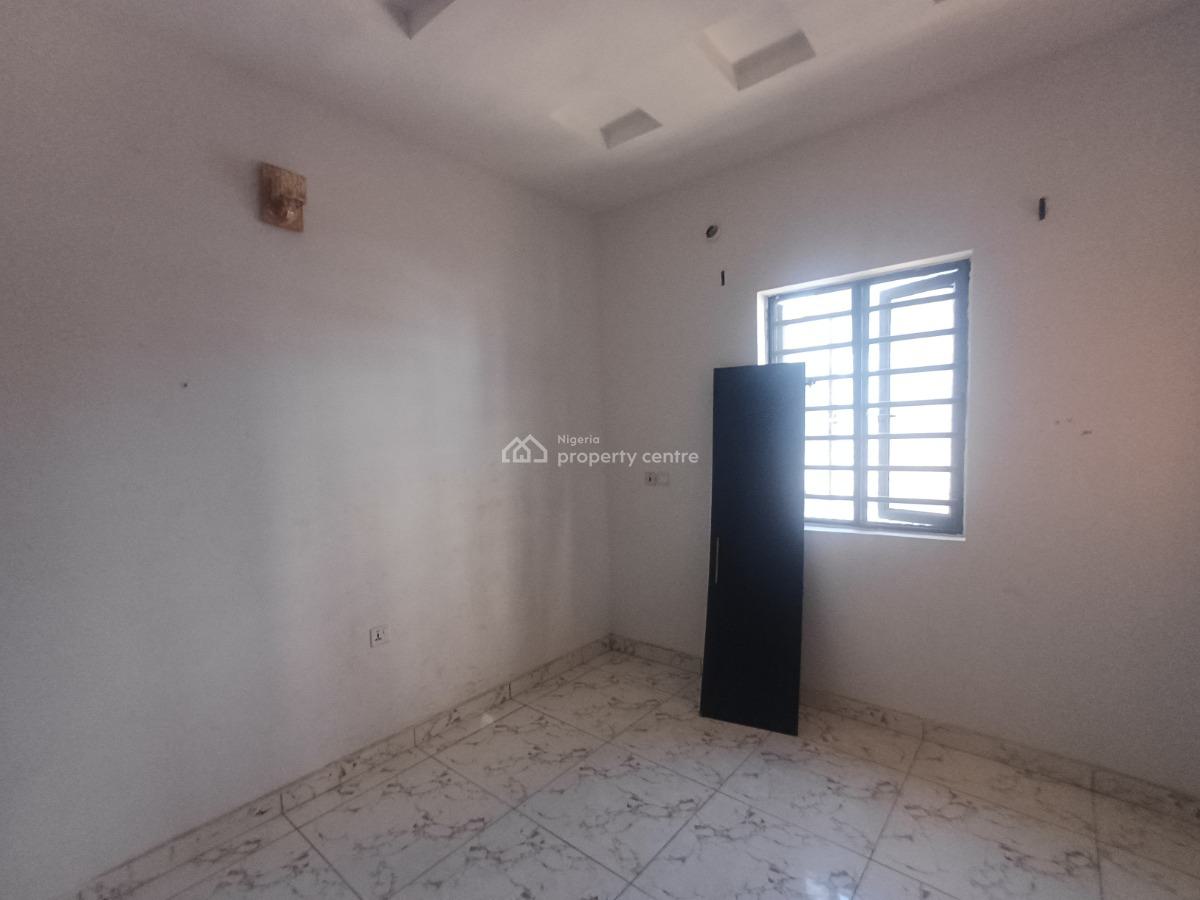 Clean 2bedroom Flat, Ilasan, Ikate Elegushi, Lekki, Lagos, Flat / Apartment for Rent