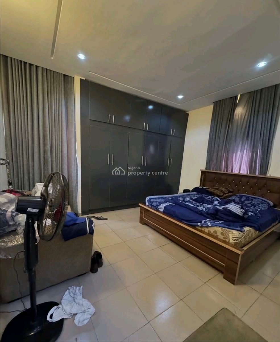 Neat 2 Bedrooms Apartment  Location: Garki 2  Price: 90m  Title: C of, Garki, Abuja, Flat / Apartment for Sale