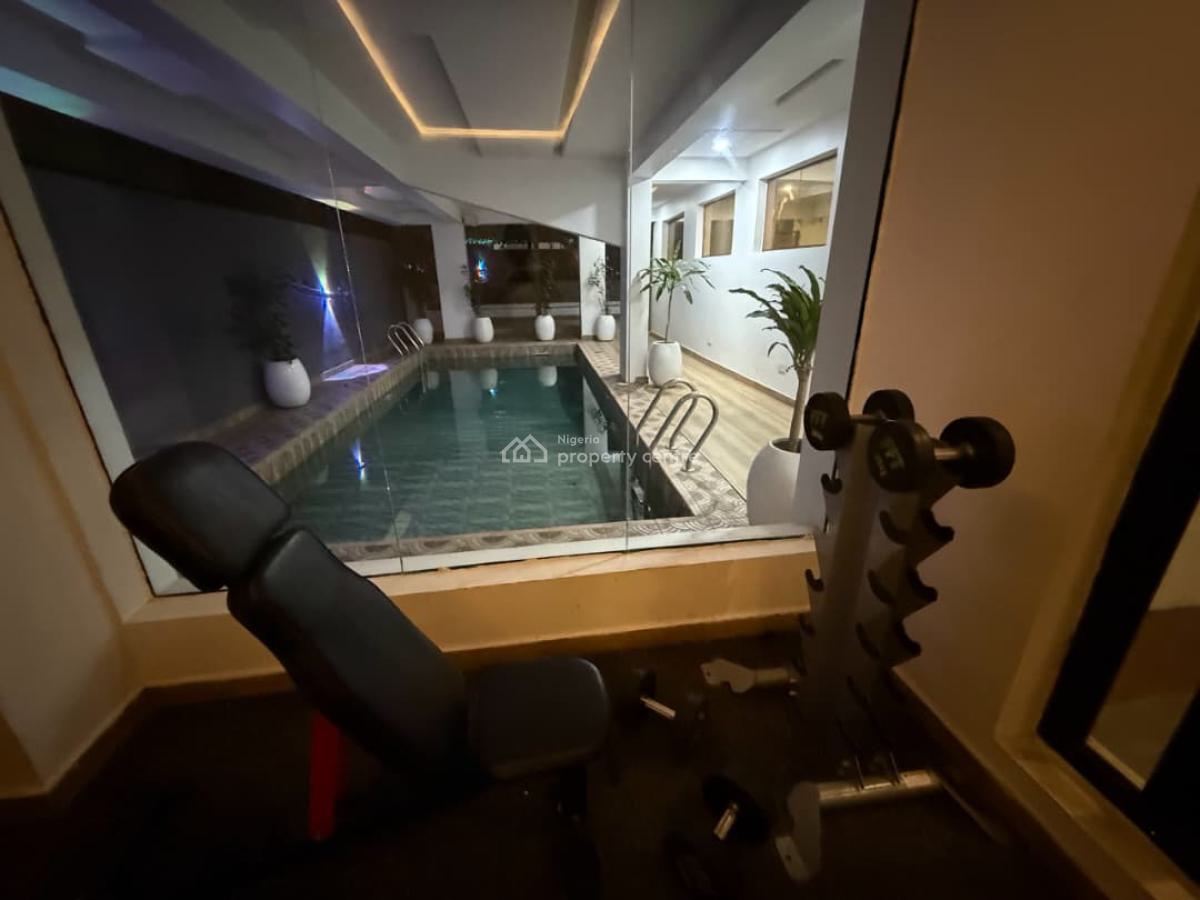 Cozy 2 Bedroom Apartment with Pool,gym,ps5 & Lounge, Ikate, Lekki, Lagos, Flat / Apartment Short Let