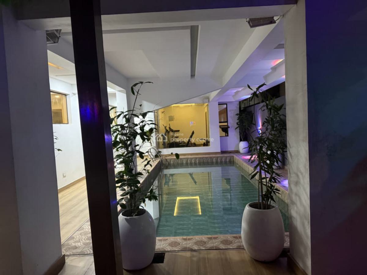 Cozy 2 Bedroom Apartment with Pool,gym,ps5 & Lounge, Ikate, Lekki, Lagos, Flat / Apartment Short Let