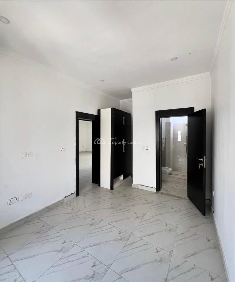 Spacious 2 Bedroom Apartment in a Secured Estate, Victoria Island, Victoria Island (vi), Lagos, Flat / Apartment for Rent