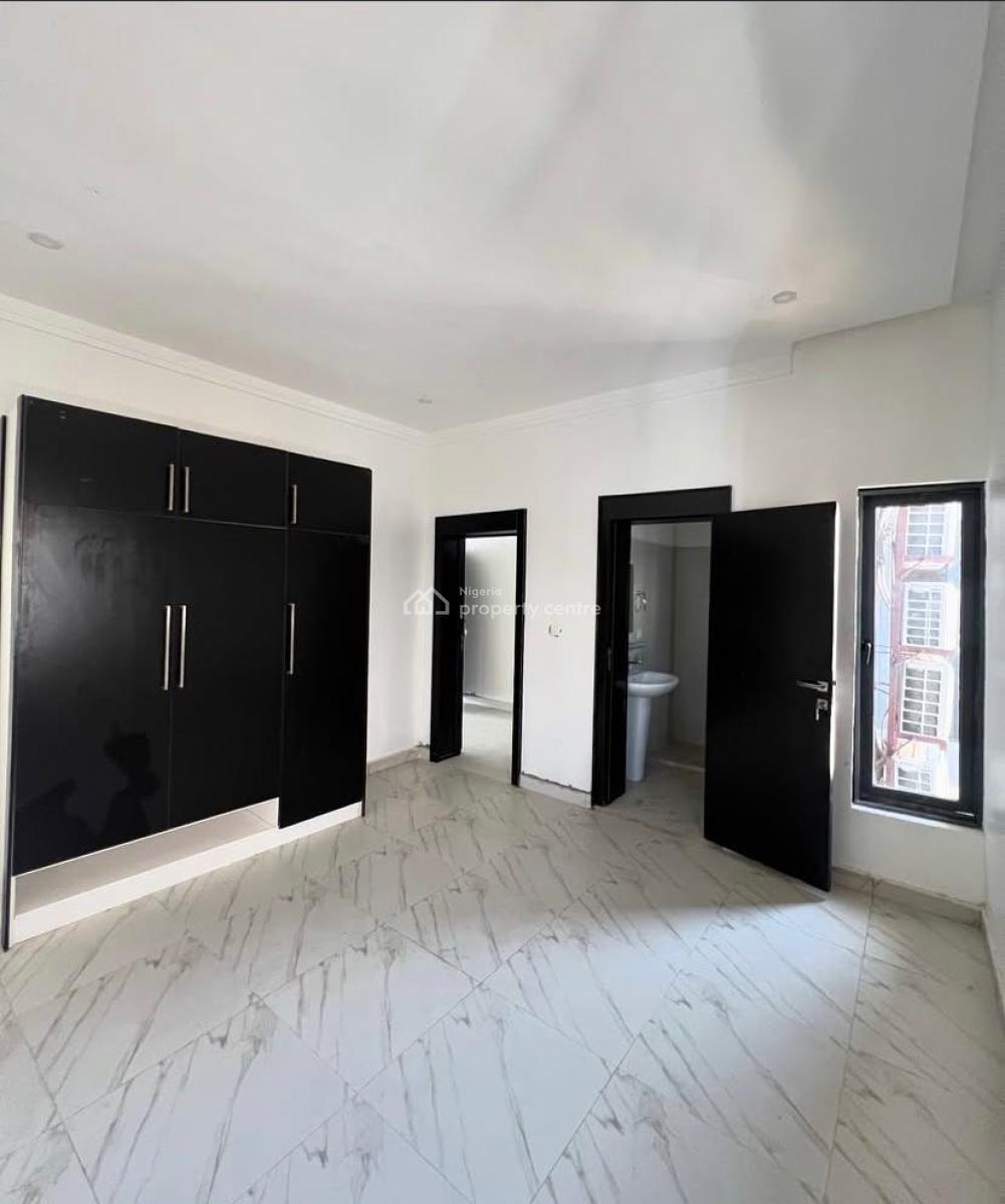 Spacious 2 Bedroom Apartment in a Secured Estate, Victoria Island, Victoria Island (vi), Lagos, Flat / Apartment for Rent