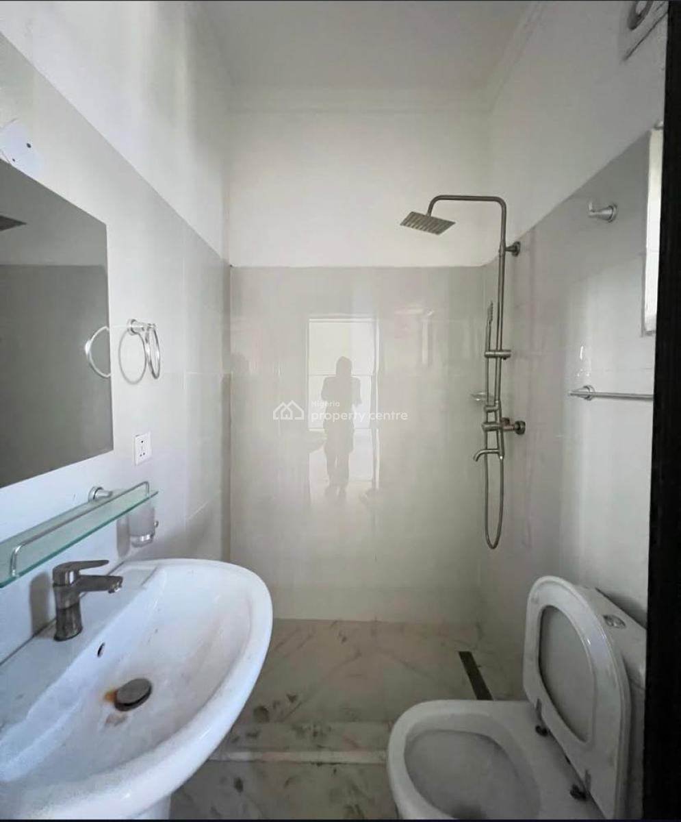 Spacious 2 Bedroom Apartment in a Secured Estate, Victoria Island, Victoria Island (vi), Lagos, Flat / Apartment for Rent