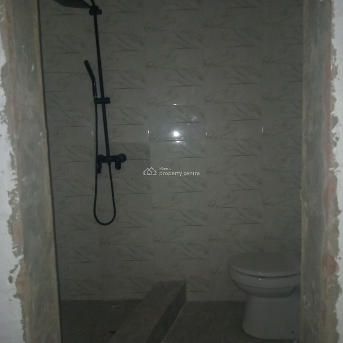 Standard 2 Bedroom Apartment, Upstairs, Off Pedro Road, Pedro, Gbagada, Lagos, Flat / Apartment for Rent