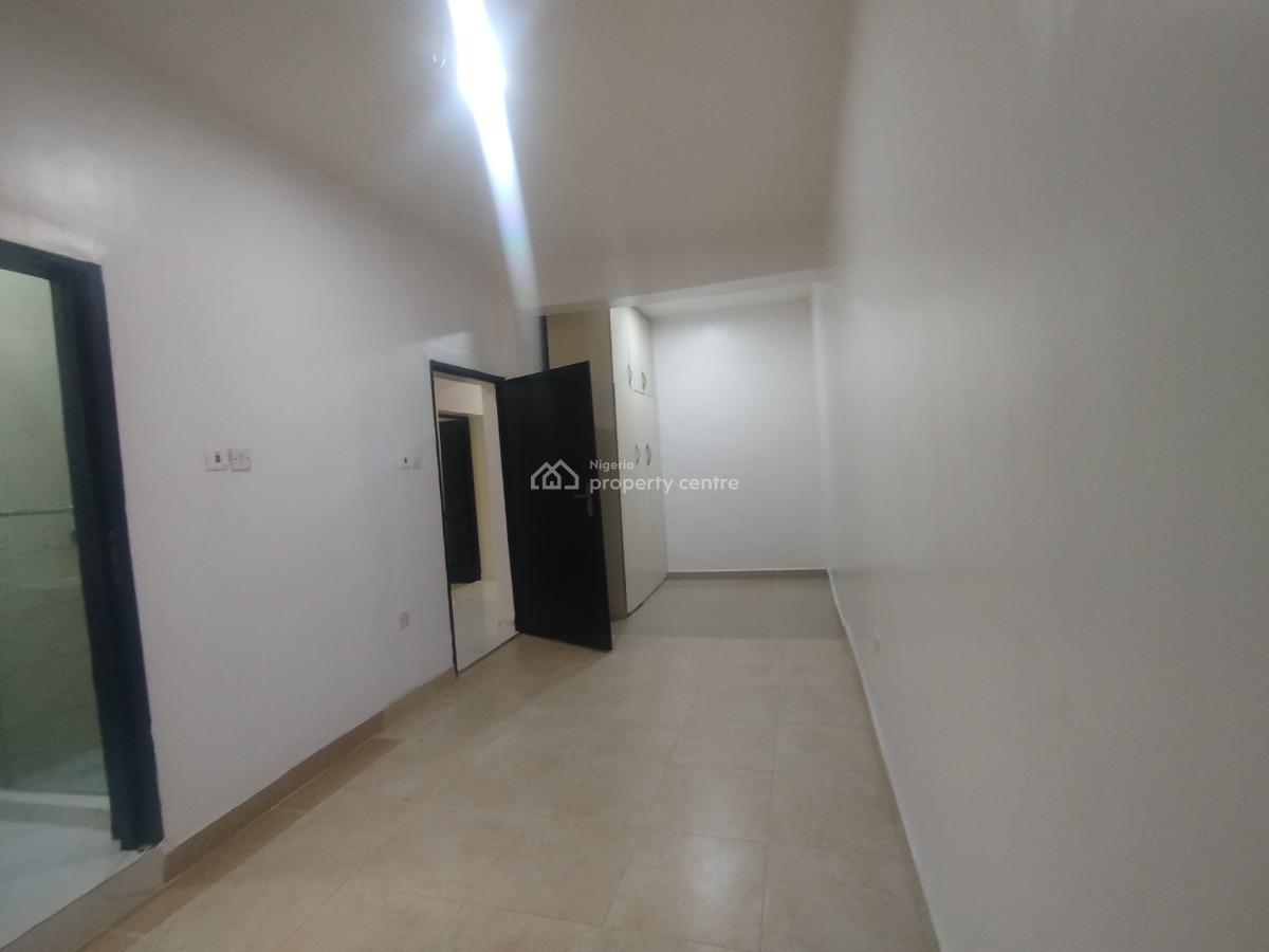 Super Clean and Spacious 3 Bedrooms Apartment, Off Admiralty Way, Lekki Phase 1, Lekki, Lagos, Flat / Apartment for Rent