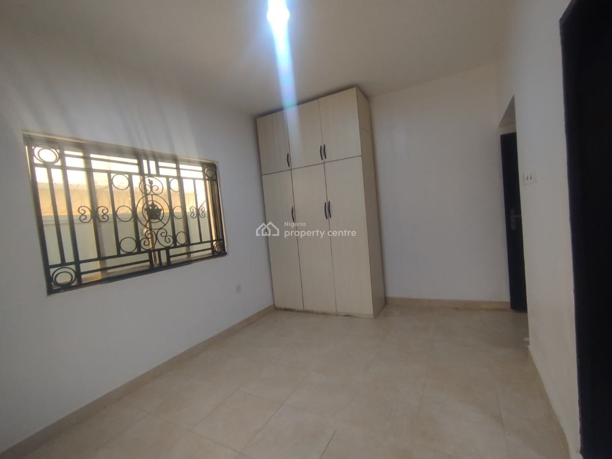 Super Clean and Spacious 3 Bedrooms Apartment, Off Admiralty Way, Lekki Phase 1, Lekki, Lagos, Flat / Apartment for Rent