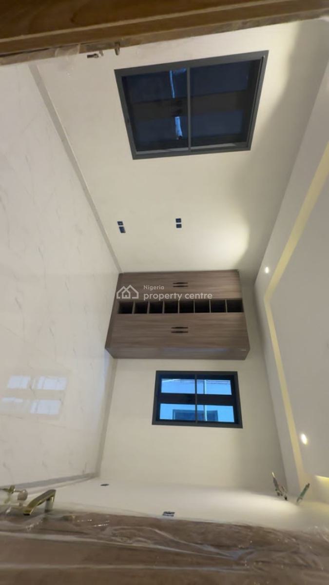 Exquisite 2 Bedroom Apartment with Bq Gym, Ilasan/ikate, Lekki Phase 1, Lekki, Lagos, Flat / Apartment for Sale