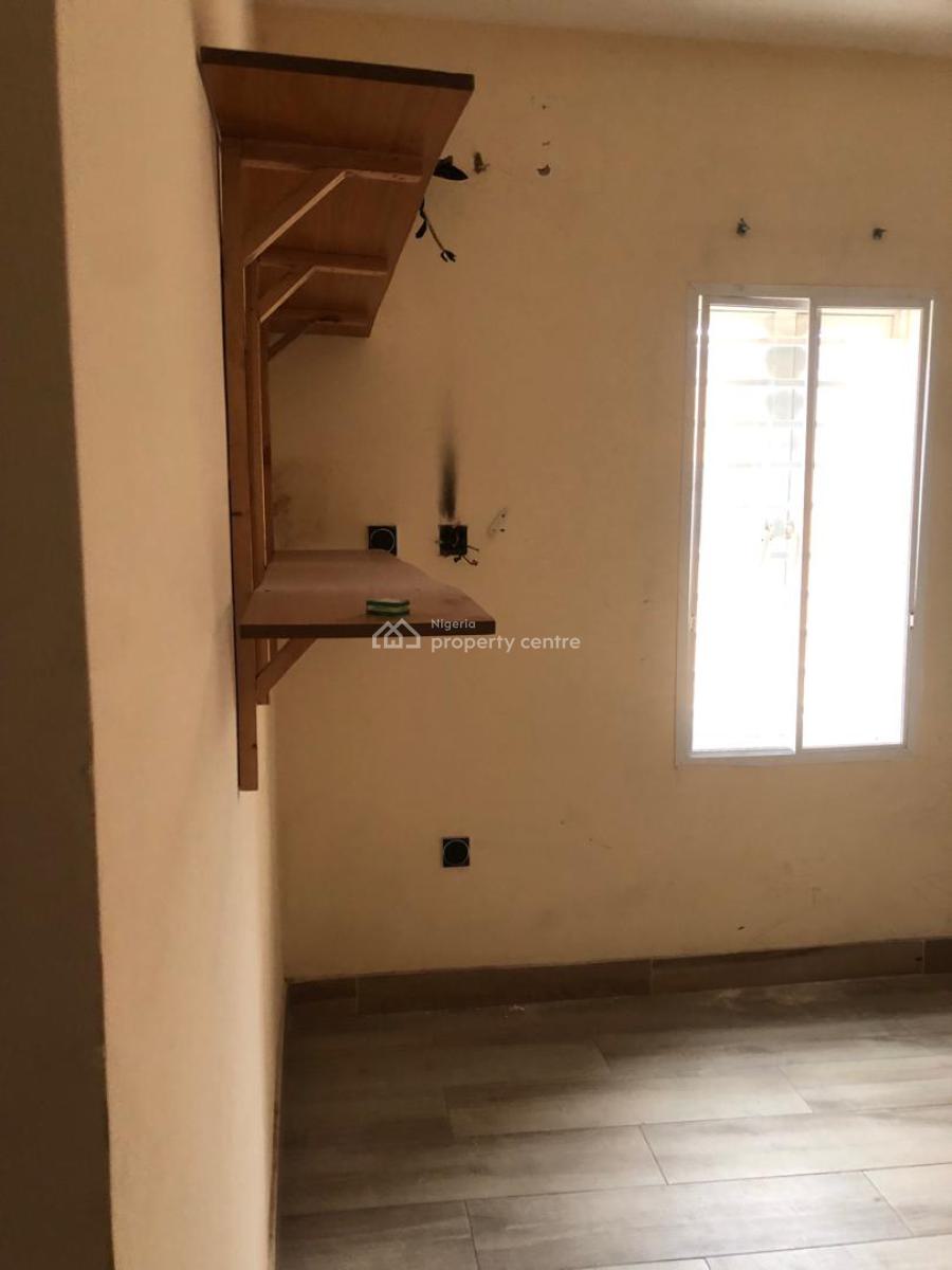 Vacant 3 Bedroom Flat, Off Queens Drive, Old Ikoyi, Ikoyi, Lagos, Flat / Apartment for Sale