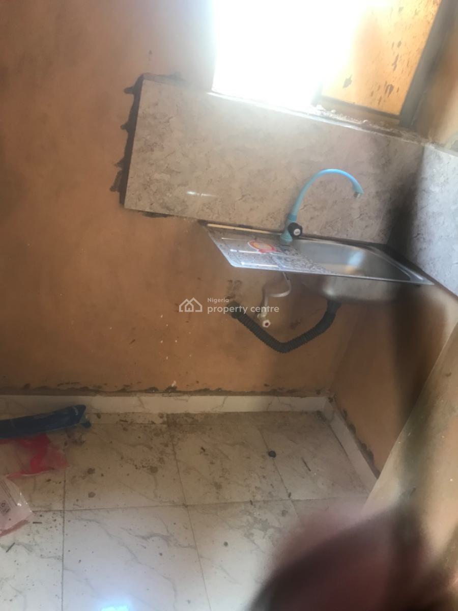 Room Self Contain, Off Apata, Shomolu, Lagos, Self Contain (single Rooms) for Rent