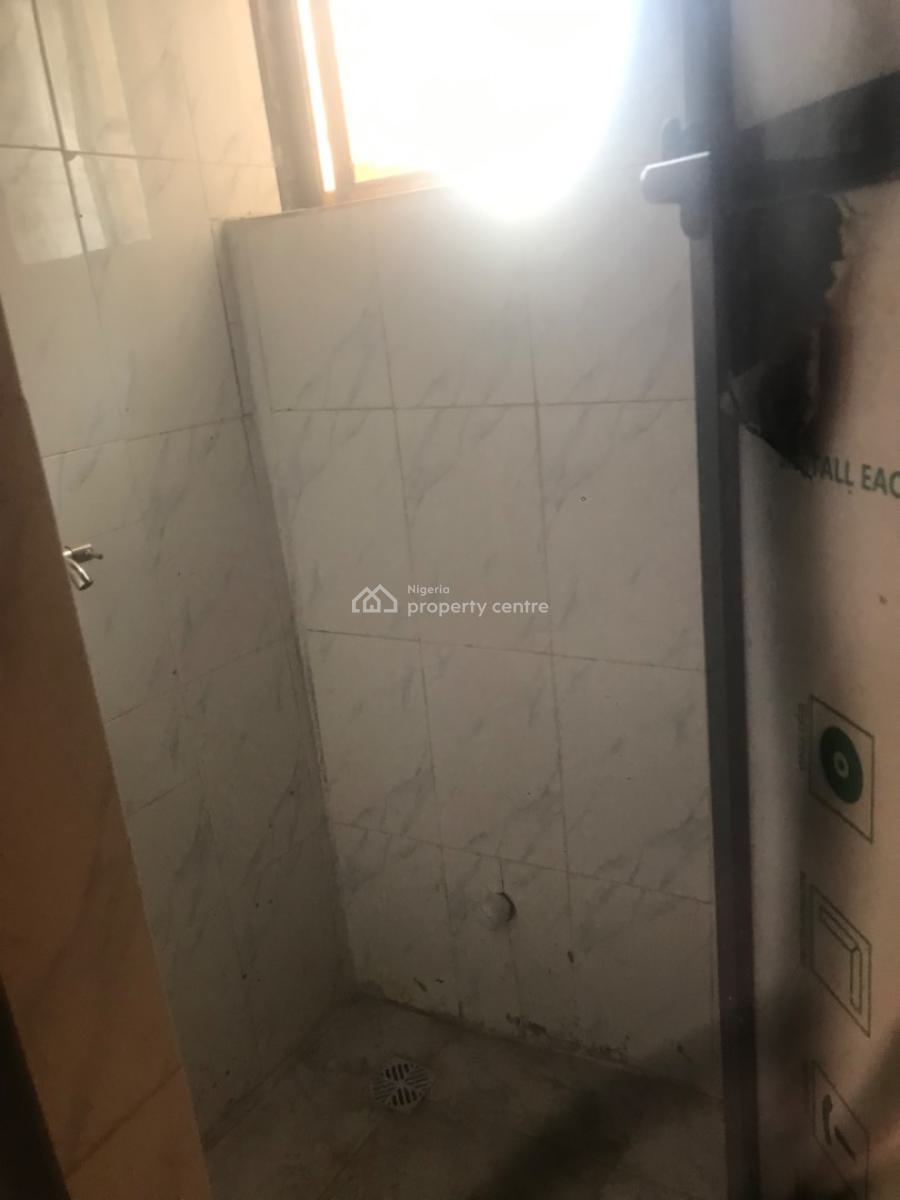 Room Self Contain, Off Apata, Shomolu, Lagos, Self Contain (single Rooms) for Rent