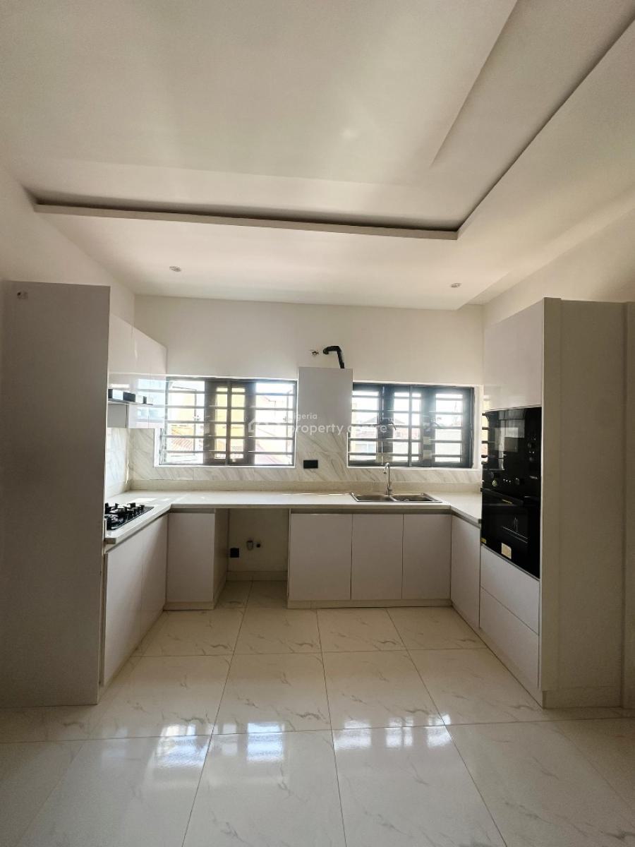 Fully Serviced 2 Bedroom 2 Bedroom Apartment with Open Roof Terrace, Lekki Phase 1, Lekki, Lagos, Flat / Apartment for Rent